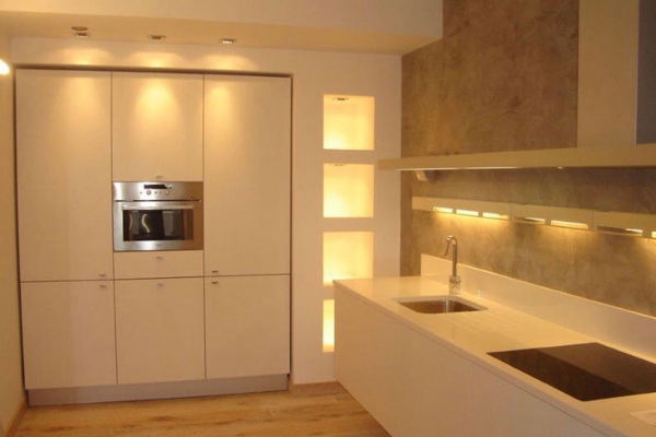 Progettazione e realizzazione cucina sospesa 